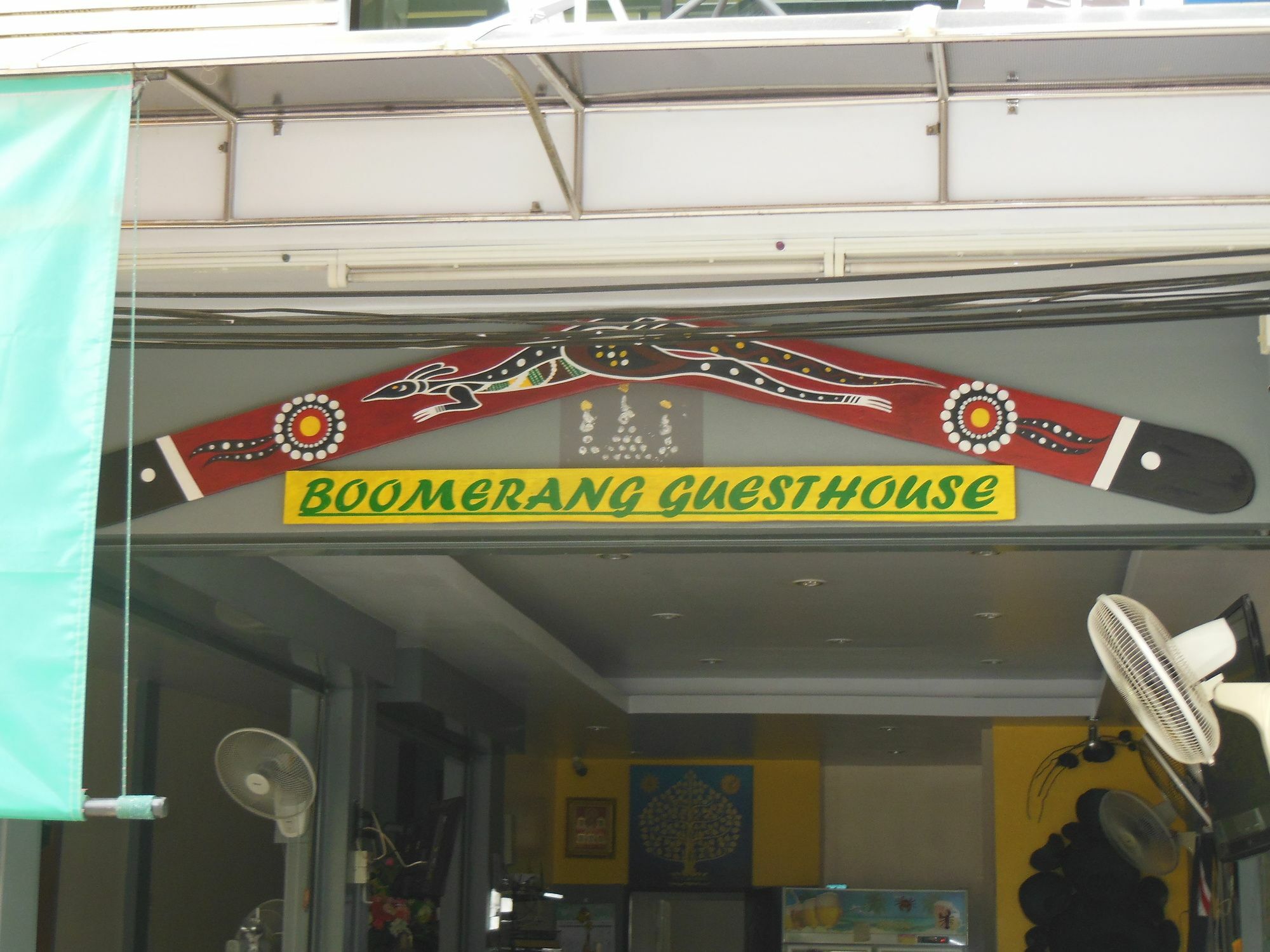 Boomerang Guesthouse And Bar Pattaya Exterior photo