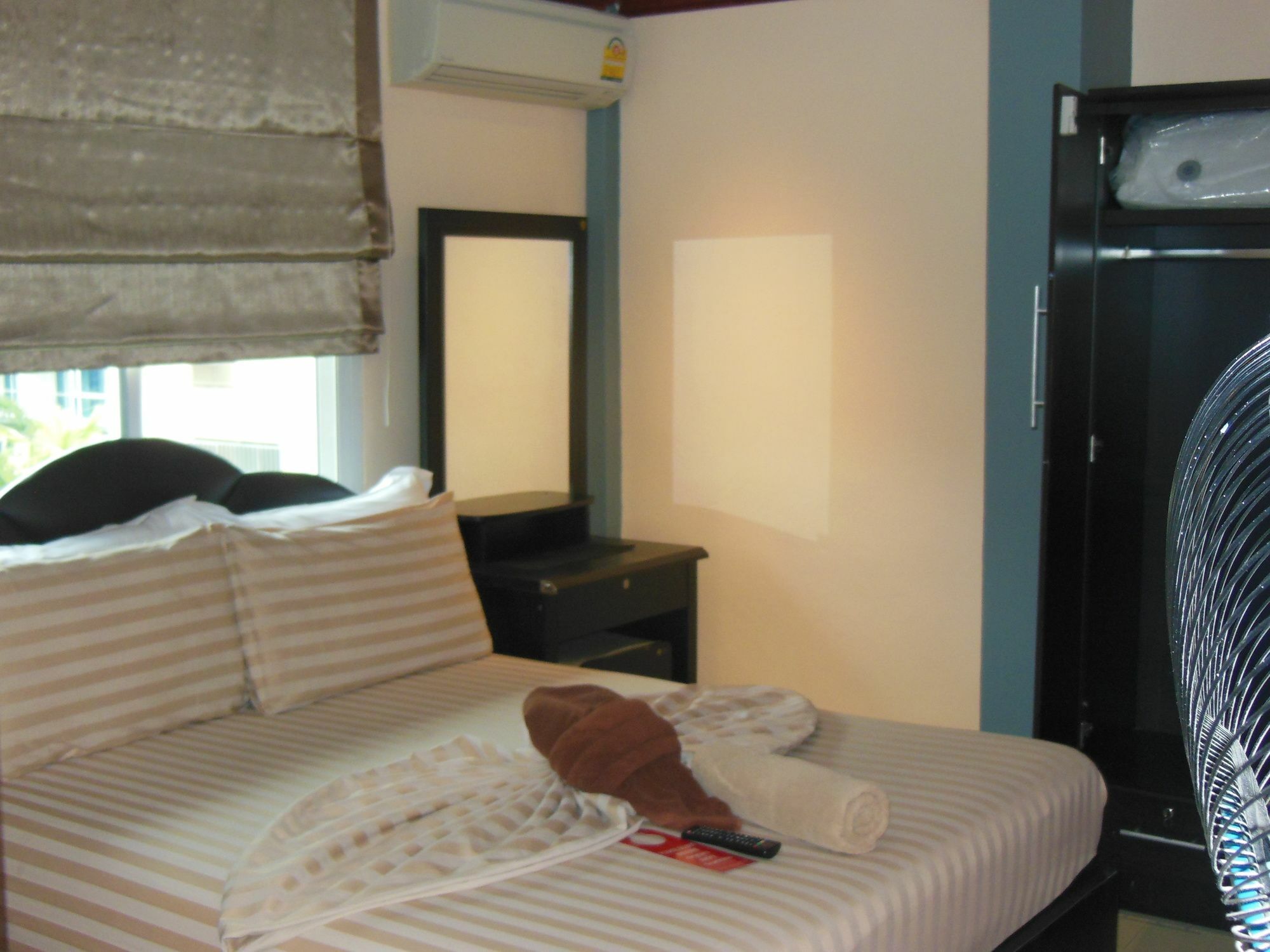 Boomerang Guesthouse And Bar Pattaya Exterior photo